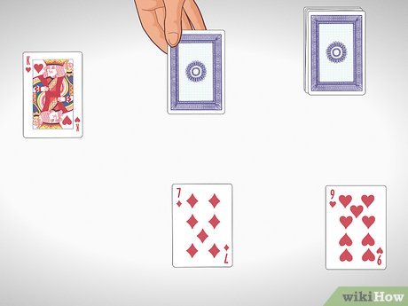 Step 2 庄家会给每位玩家和自己都发一张牌。